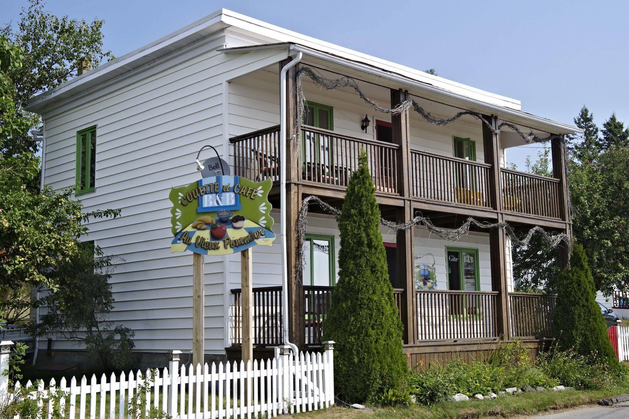 Gite Au Vieux Pommier Tadoussac Kültér fotó